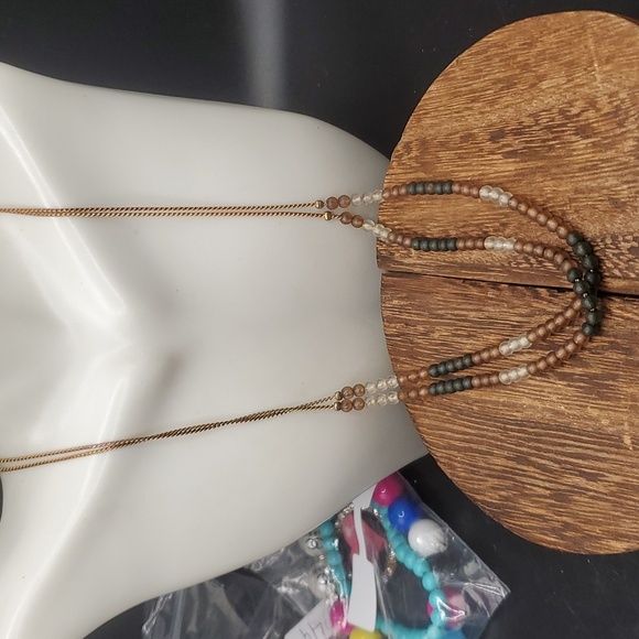 N3404 - Picture 1 of 2